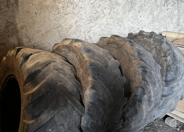 Grajewo ogłoszenia: Opony michelin firestone 460/70R24. Trzymają powietrze, jedna...