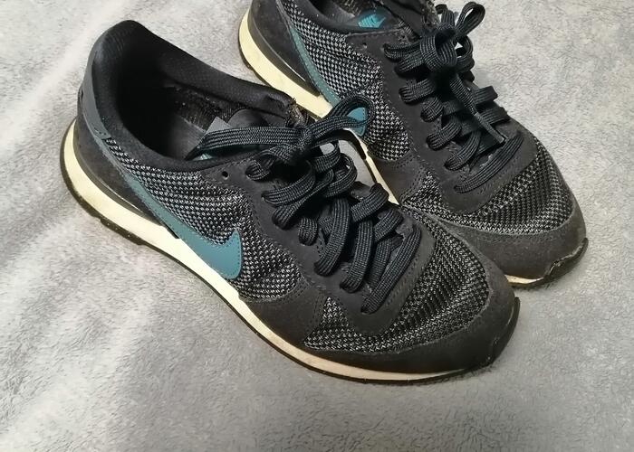 Grajewo ogłoszenia: Sprzedam buty Nike rozmiar 39 rozmiar wkladki 25 cm.